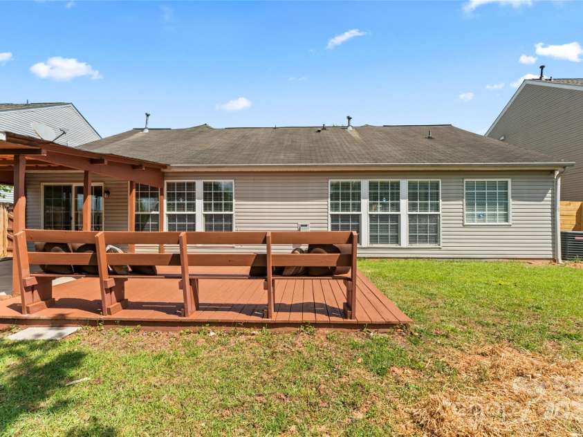 8309 Shinkansen Drive, Charlotte, NC 28213.  MLS# CAR4256523, YatesRealty ID 12469. 