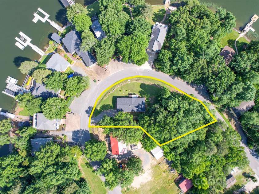 355 Shoreline Road, New London, NC 28127.  MLS# CAR4327994, YatesRealty ID 1247. 