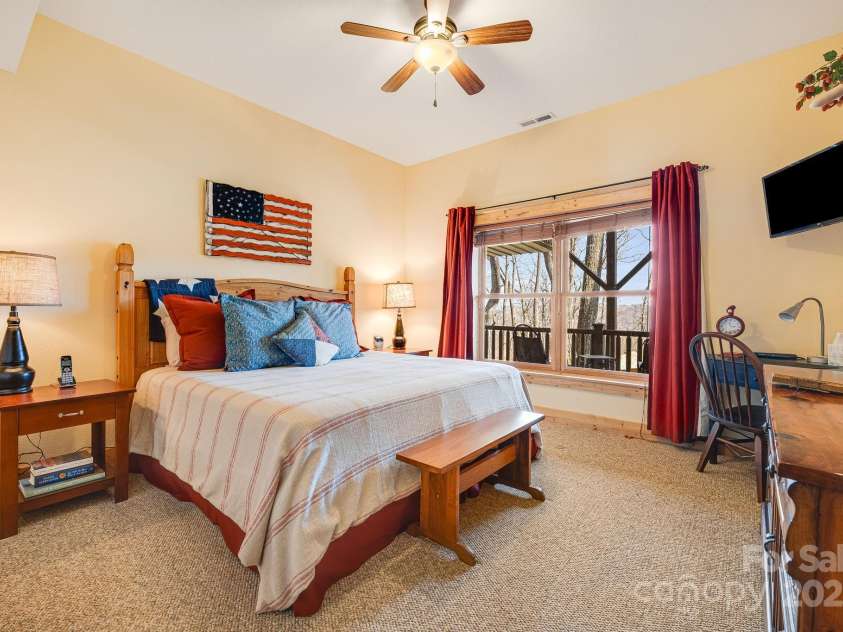 100 Flame Azalea Lane, Mars Hill, NC 28754.  MLS# CAR4248115, YatesRealty ID 12470. 