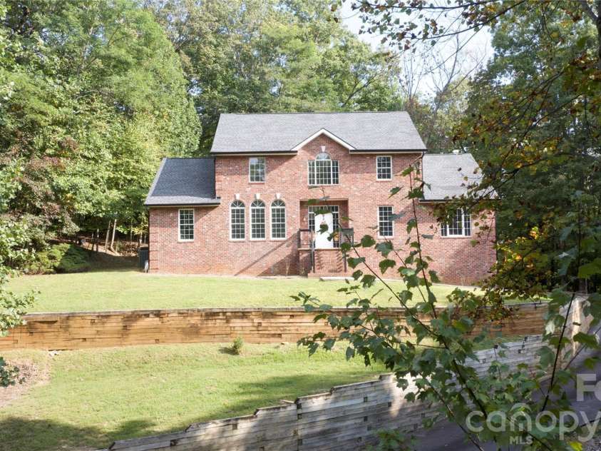 1064 Skye Drive, Pisgah Forest, NC 28768.  MLS# CAR4370821, YatesRealty ID 12470. 1064 Skye Drive.