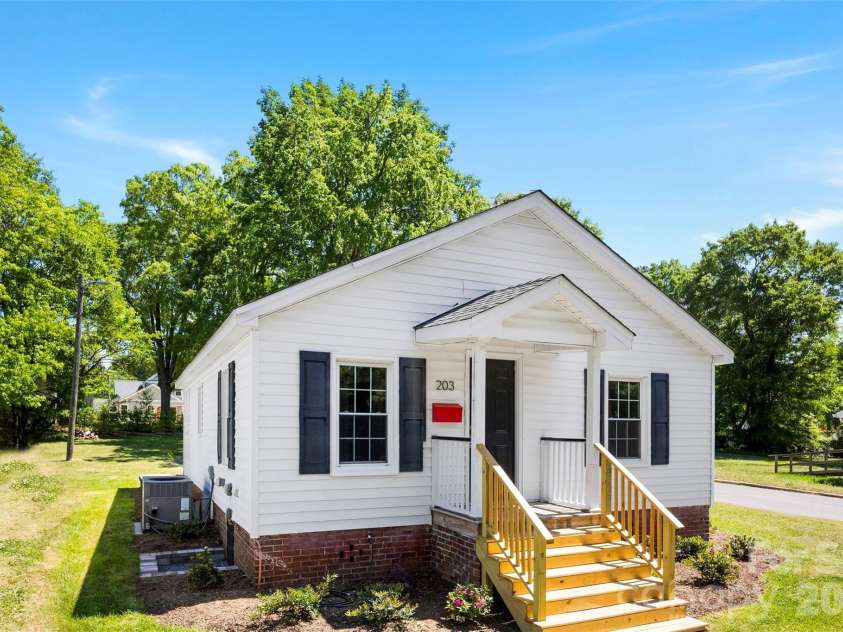 203 Sacco Street, Belmont, NC 28012.  MLS# CAR4370309, YatesRealty ID 12471. 