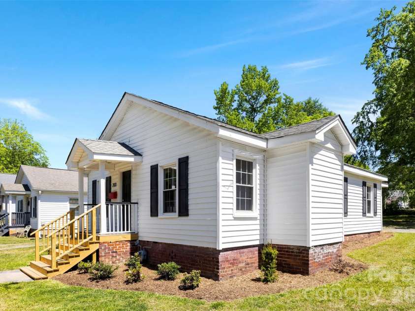 203 Sacco Street, Belmont, NC 28012.  MLS# CAR4370309, YatesRealty ID 12471. 