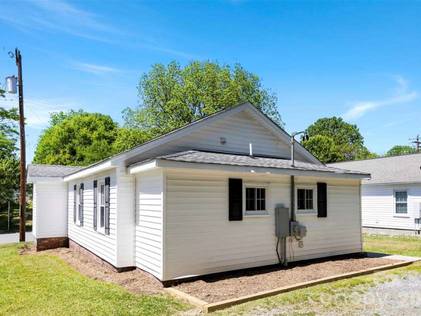 203 Sacco Street, Belmont, NC 28012.  MLS# CAR4370309, YatesRealty ID 12471. 