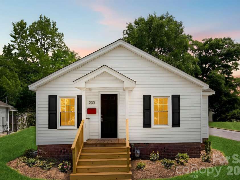 203 Sacco Street, Belmont, NC 28012.  MLS# CAR4370309, YatesRealty ID 12471. 