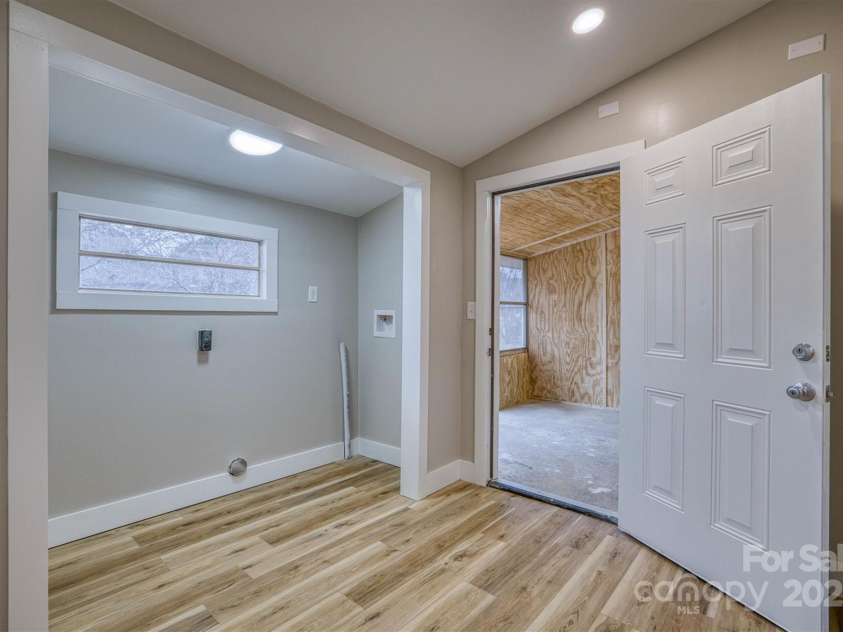 2625 20th Street, Hickory, NC 28601.  MLS# CAR4223099, YatesRealty ID 12471. 