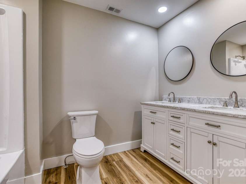 2625 20th Street, Hickory, NC 28601.  MLS# CAR4223099, YatesRealty ID 12471. 