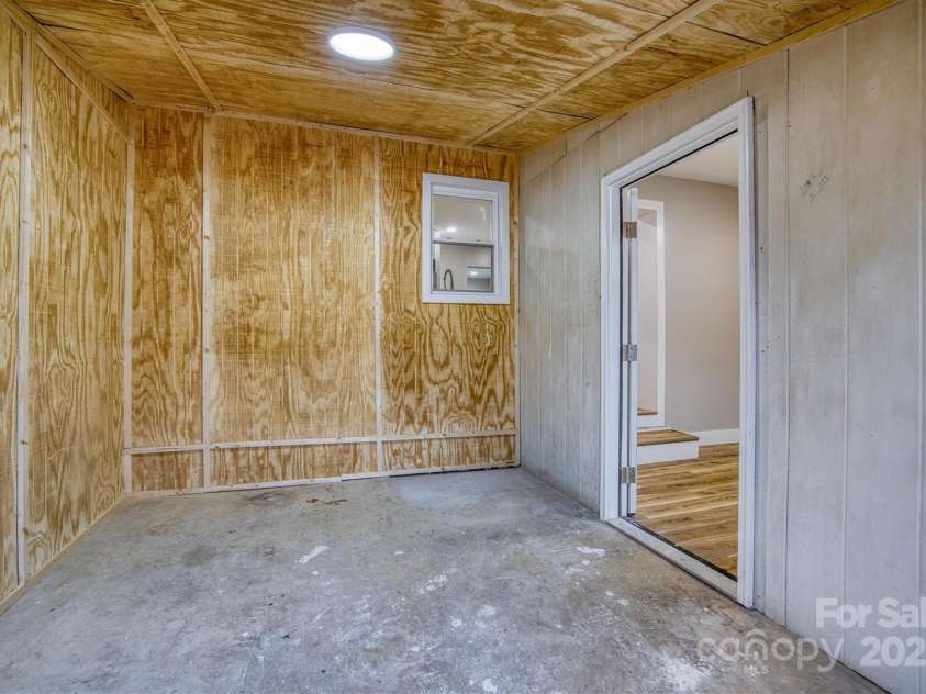 2625 20th Street, Hickory, NC 28601.  MLS# CAR4223099, YatesRealty ID 12471. 