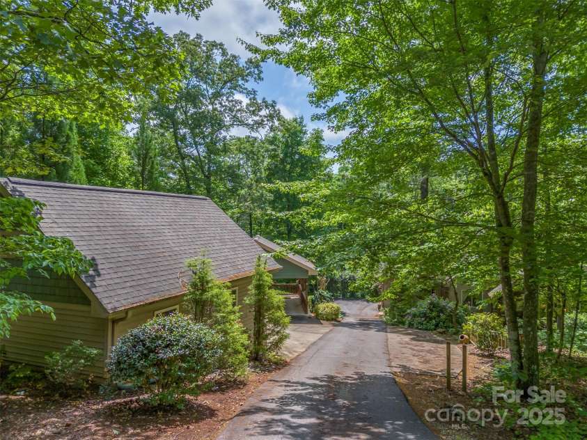 768 White Oak Lane, Tryon, NC 28782.  MLS# CAR4304996, YatesRealty ID 12472. Driveway