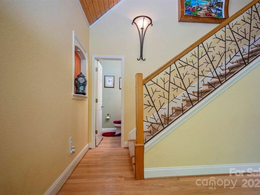 768 White Oak Lane, Tryon, NC 28782.  MLS# CAR4304996, YatesRealty ID 12472. Half Bath