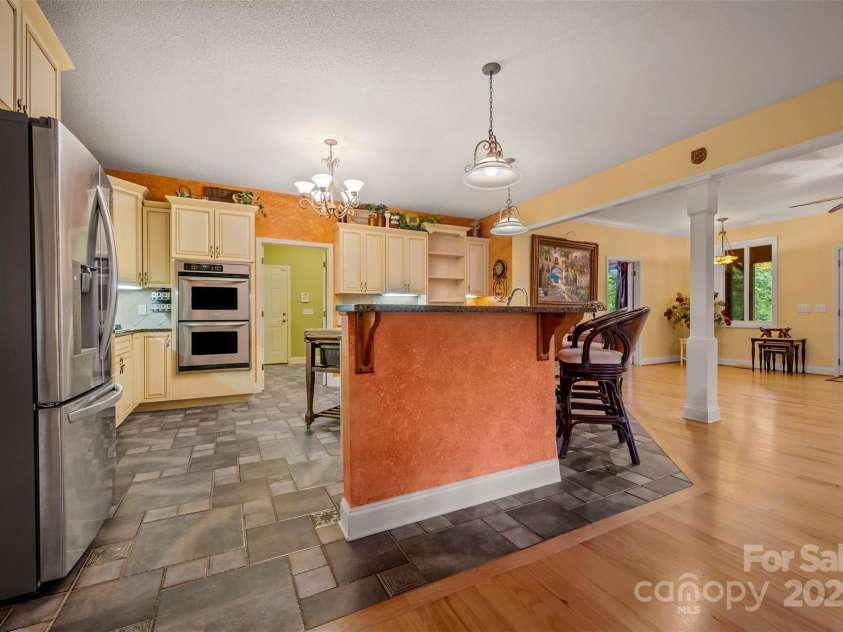 768 White Oak Lane, Tryon, NC 28782.  MLS# CAR4304996, YatesRealty ID 12472. Kitchen