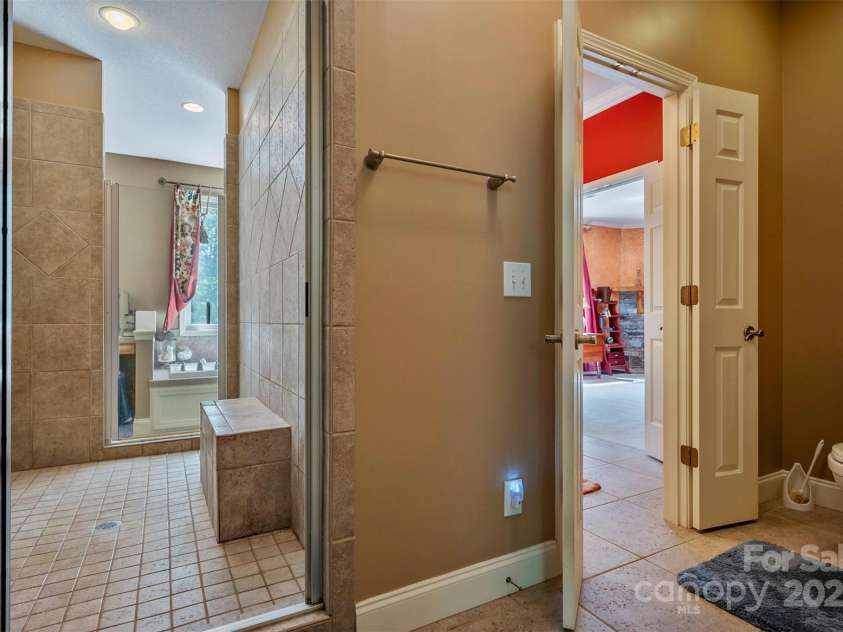 768 White Oak Lane, Tryon, NC 28782.  MLS# CAR4304996, YatesRealty ID 12472. Master Bath