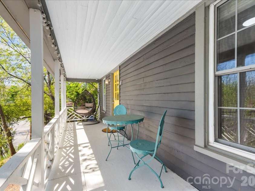 14 Woodrow Avenue, Asheville, NC 28801.  MLS# CAR4355902, YatesRealty ID 12473. 