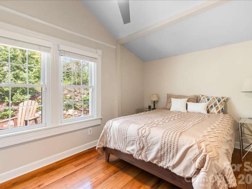 14 Woodrow Avenue, Asheville, NC 28801.  MLS# CAR4355902, YatesRealty ID 12473. 