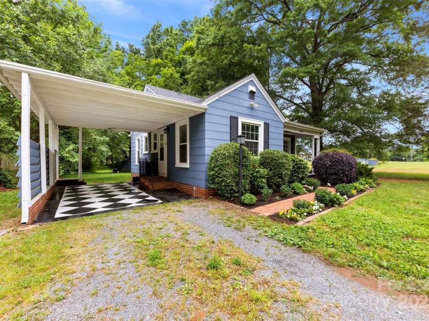 430 Sells Road, Salisbury, NC 28144.  MLS# CAR4253336, YatesRealty ID 12475. 