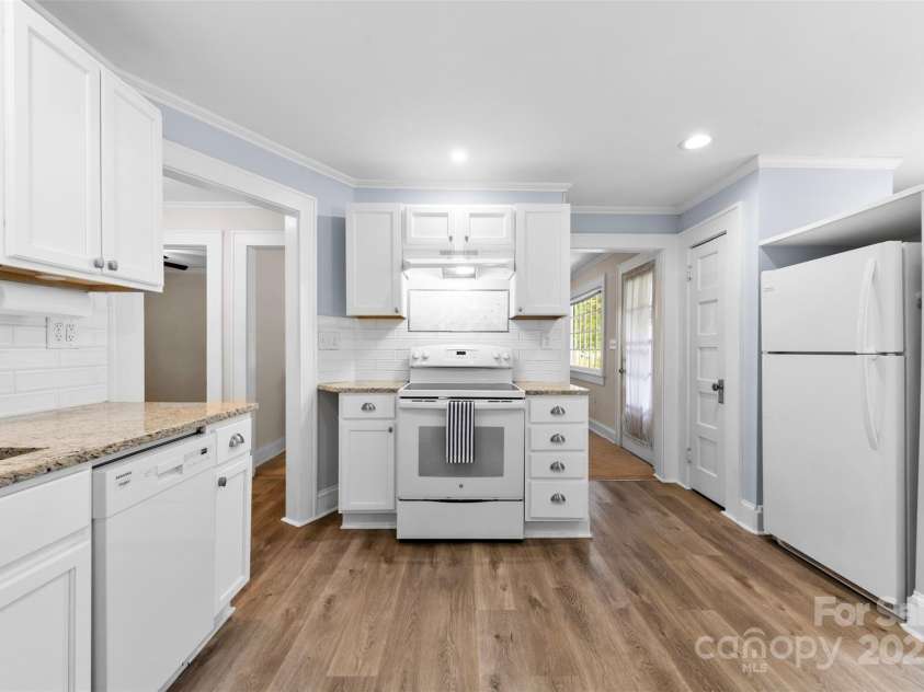 430 Sells Road, Salisbury, NC 28144.  MLS# CAR4253336, YatesRealty ID 12475. Kitchen even has a pantry!