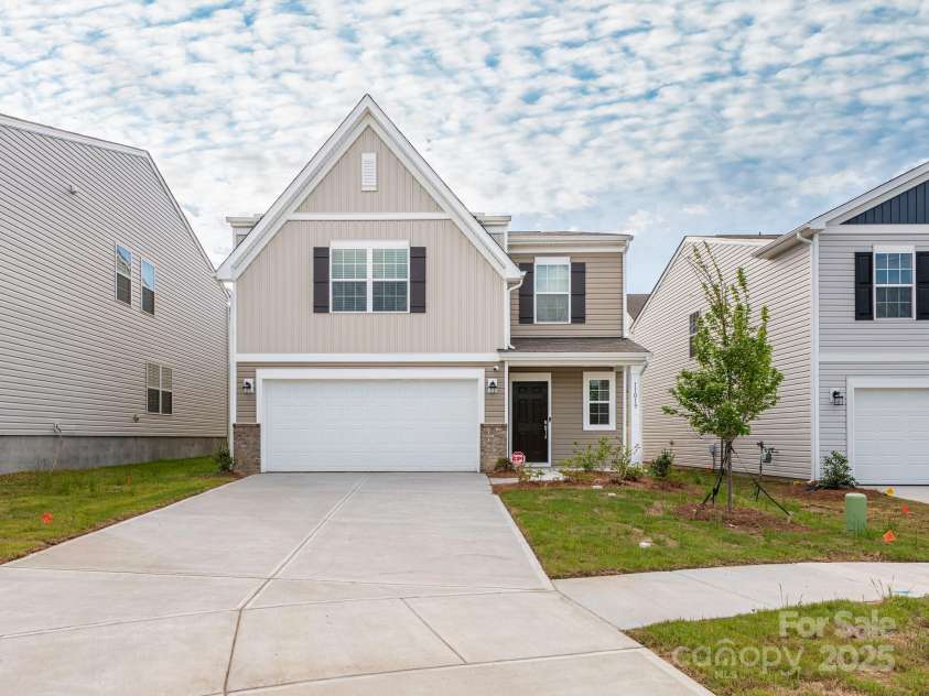 11019 Daisy Court, Charlotte, NC 28262.  MLS# CAR4255718, YatesRealty ID 12476. Front Exterior