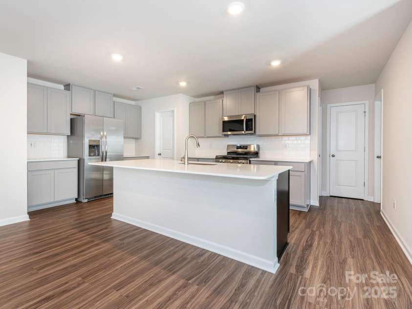 11019 Daisy Court, Charlotte, NC 28262.  MLS# CAR4255718, YatesRealty ID 12476. Kitchen