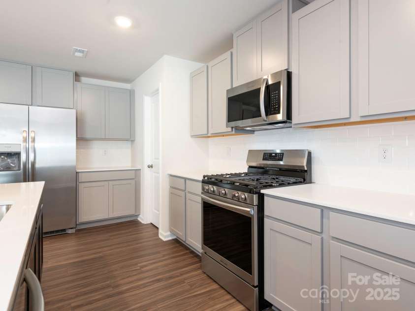 11019 Daisy Court, Charlotte, NC 28262.  MLS# CAR4255718, YatesRealty ID 12476. Kitchen