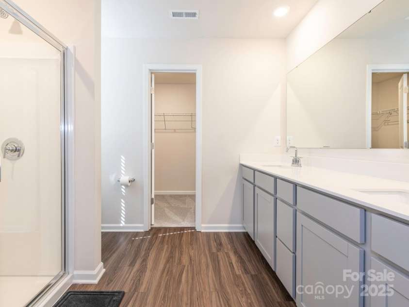 11019 Daisy Court, Charlotte, NC 28262.  MLS# CAR4255718, YatesRealty ID 12476. Primary Bathroom