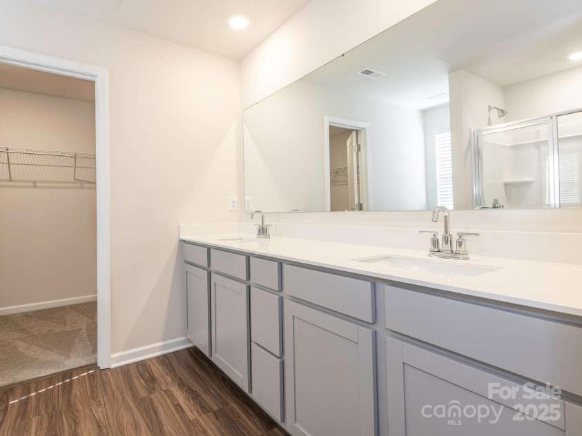 11019 Daisy Court, Charlotte, NC 28262.  MLS# CAR4255718, YatesRealty ID 12476. Primary Bathroom