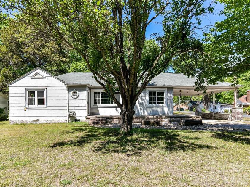 154 Lancaster Street, Chester, SC 29706.  MLS# CAR4370917, YatesRealty ID 12476. 