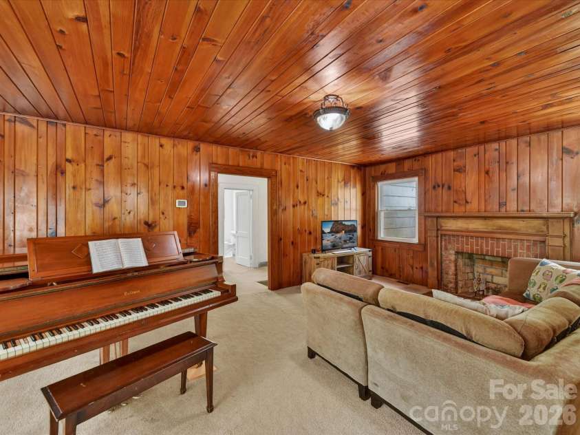 154 Lancaster Street, Chester, SC 29706.  MLS# CAR4370917, YatesRealty ID 12476. 