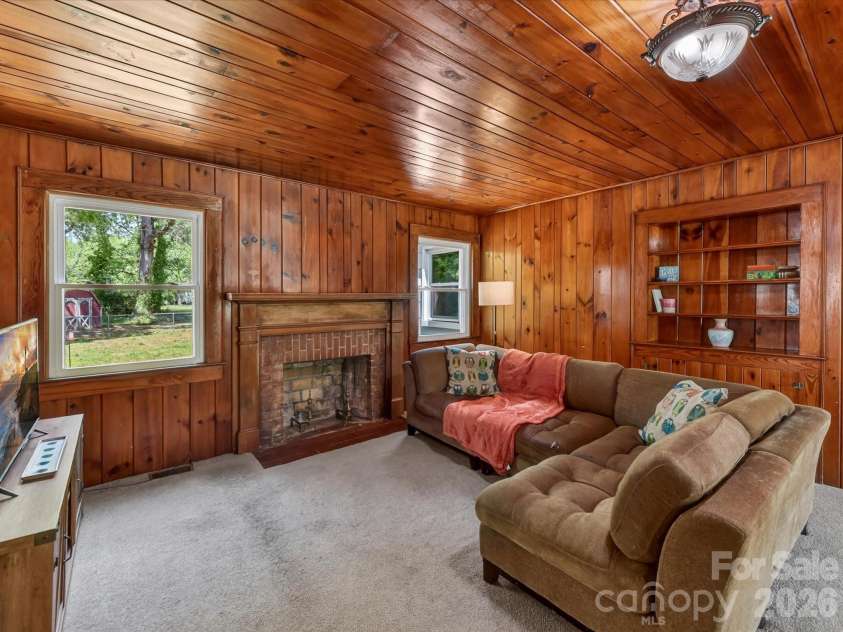 154 Lancaster Street, Chester, SC 29706.  MLS# CAR4370917, YatesRealty ID 12476. 