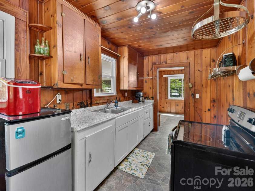 154 Lancaster Street, Chester, SC 29706.  MLS# CAR4370917, YatesRealty ID 12476. 