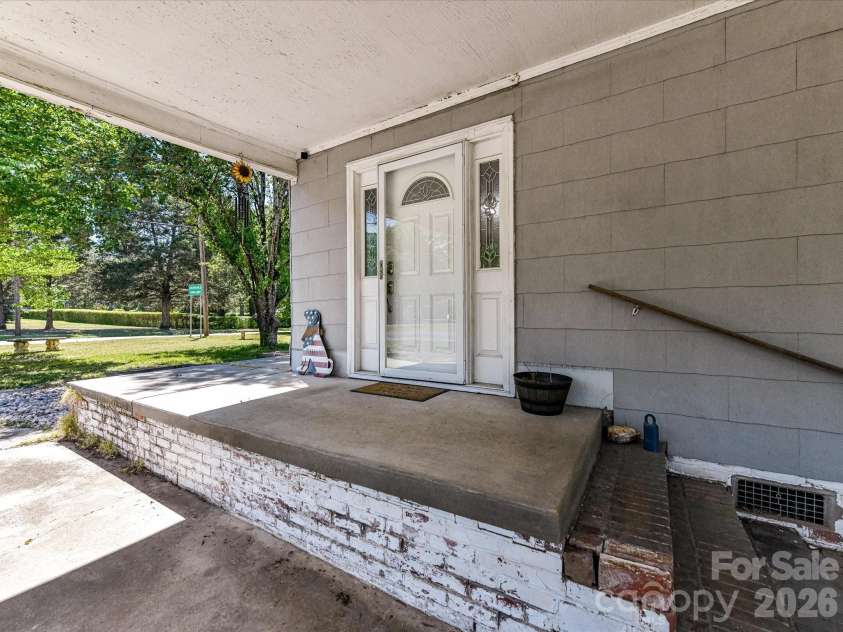 154 Lancaster Street, Chester, SC 29706.  MLS# CAR4370917, YatesRealty ID 12476. 