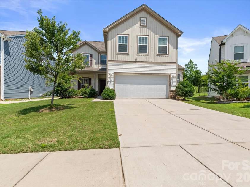 127 Buoy Lane, Statesville, NC 28677.  MLS# CAR4369903, YatesRealty ID 12477. 