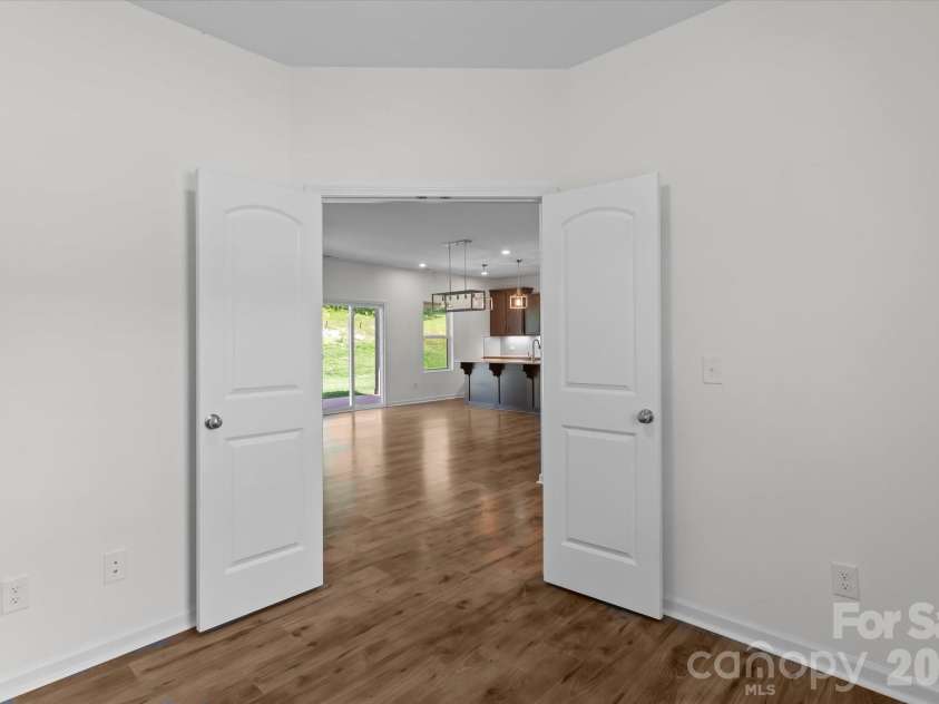 127 Buoy Lane, Statesville, NC 28677.  MLS# CAR4369903, YatesRealty ID 12477. 