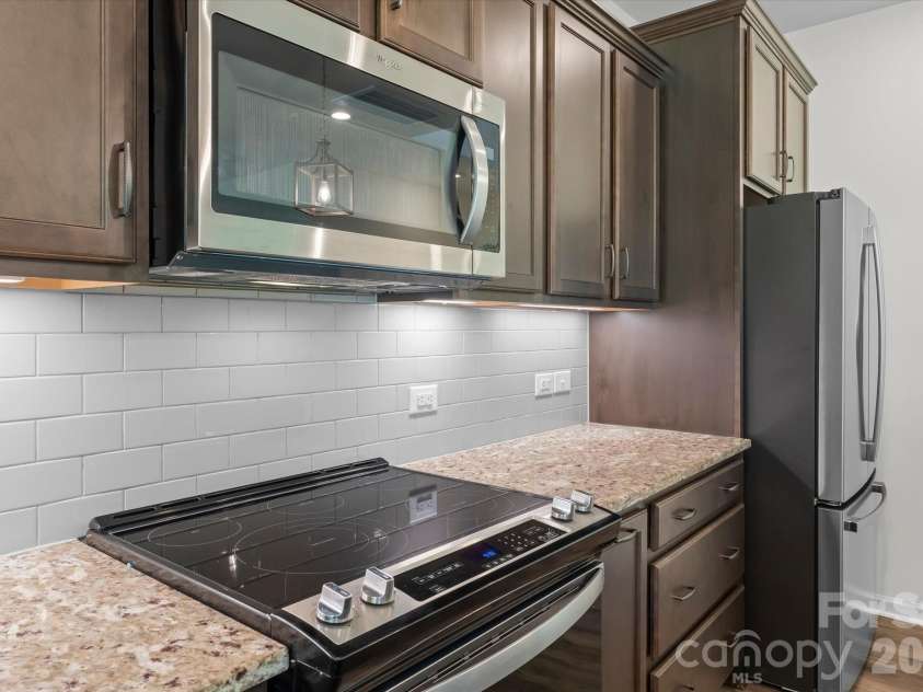 127 Buoy Lane, Statesville, NC 28677.  MLS# CAR4369903, YatesRealty ID 12477. 