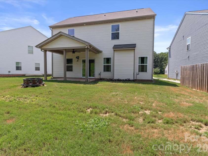 127 Buoy Lane, Statesville, NC 28677.  MLS# CAR4369903, YatesRealty ID 12477. 