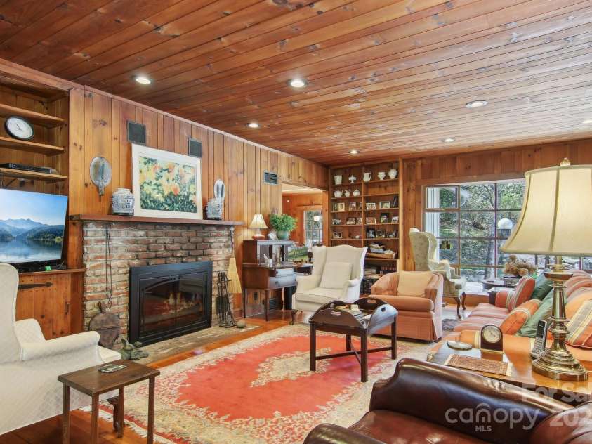 798 Evans Road, Hendersonville, NC 28739.  MLS# CAR4249023, YatesRealty ID 12477. 