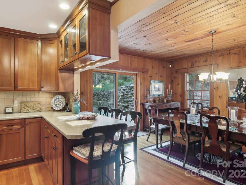 798 Evans Road, Hendersonville, NC 28739.  MLS# CAR4249023, YatesRealty ID 12477. 