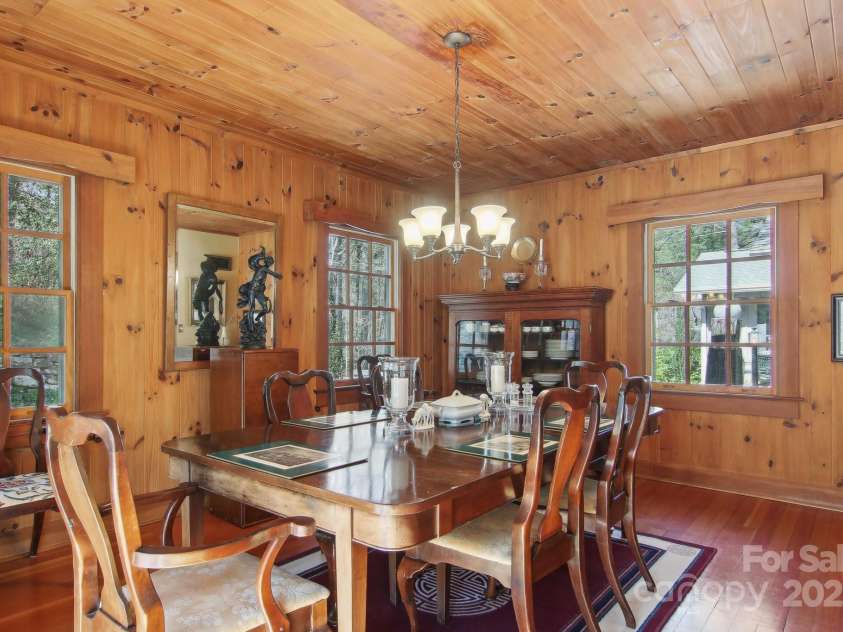 798 Evans Road, Hendersonville, NC 28739.  MLS# CAR4249023, YatesRealty ID 12477. 