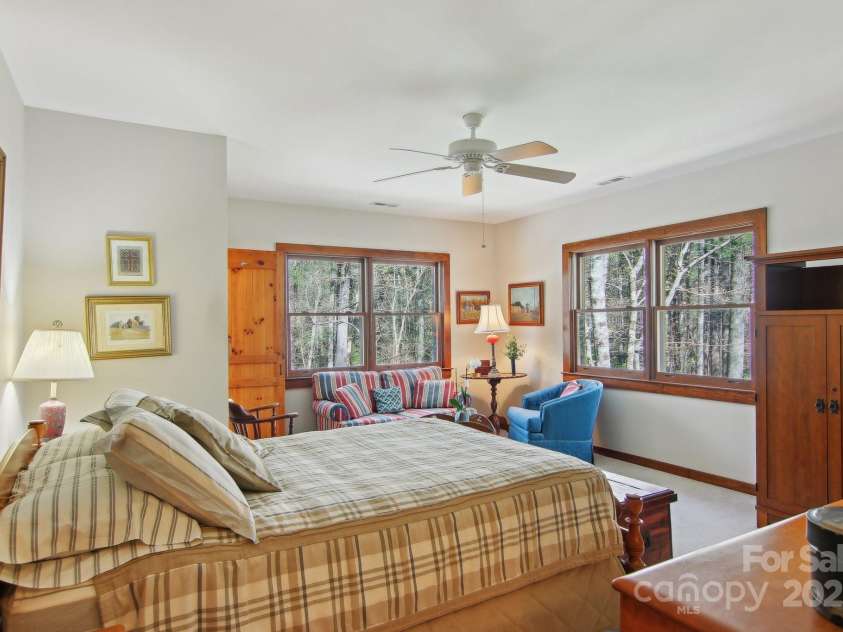 798 Evans Road, Hendersonville, NC 28739.  MLS# CAR4249023, YatesRealty ID 12477. 