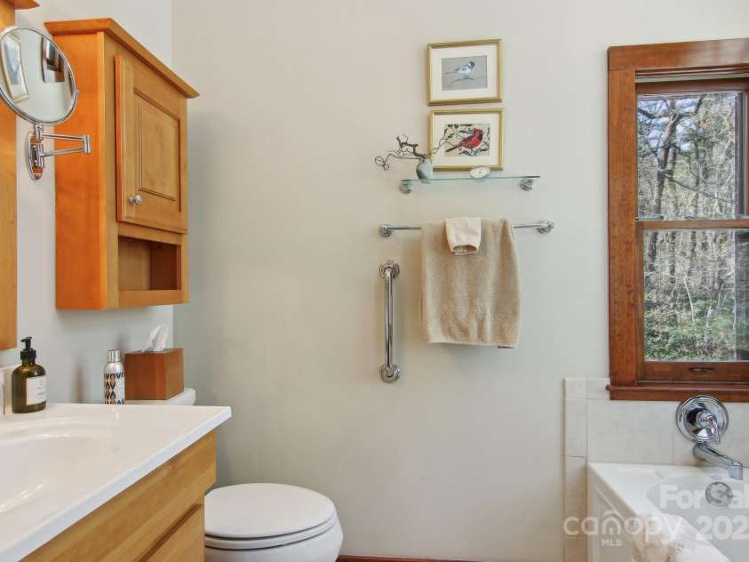 798 Evans Road, Hendersonville, NC 28739.  MLS# CAR4249023, YatesRealty ID 12477. 