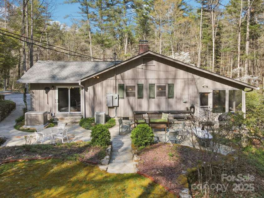 798 Evans Road, Hendersonville, NC 28739.  MLS# CAR4249023, YatesRealty ID 12477. 