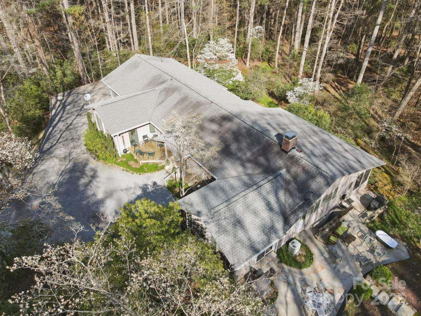 798 Evans Road, Hendersonville, NC 28739.  MLS# CAR4249023, YatesRealty ID 12477. 