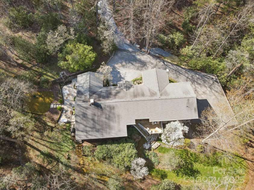 798 Evans Road, Hendersonville, NC 28739.  MLS# CAR4249023, YatesRealty ID 12477. 