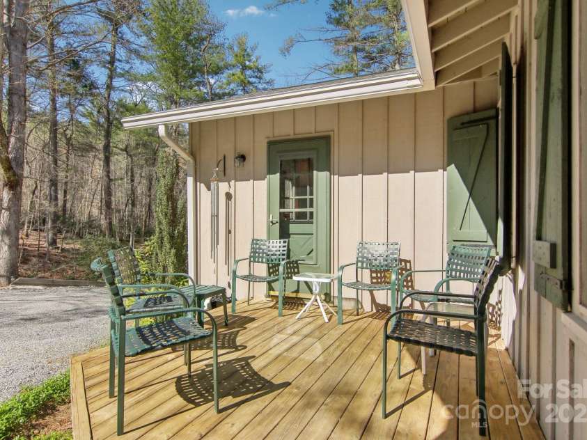 798 Evans Road, Hendersonville, NC 28739.  MLS# CAR4249023, YatesRealty ID 12477. Front and rear decks