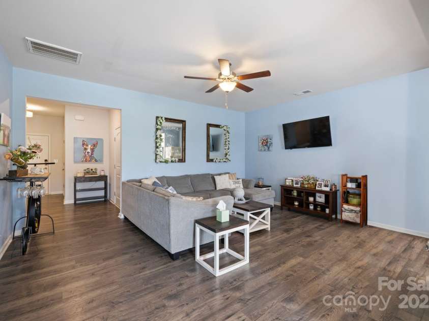 3828 Yorkshire Place, Terrell, NC 28682.  MLS# CAR4250699, YatesRealty ID 12478. Living/ family room