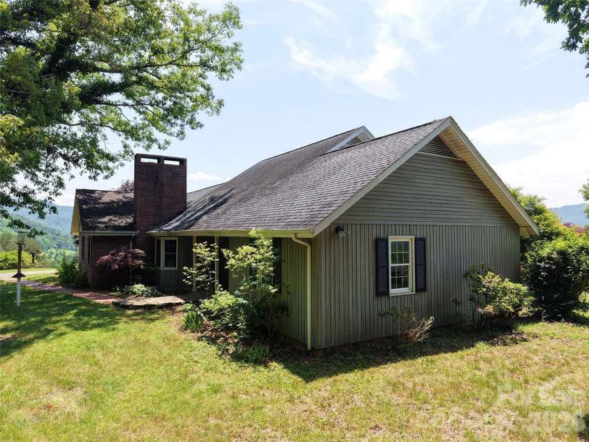 80 Gobblers Knob Drive, Clyde, NC 28721.  MLS# CAR4370809, YatesRealty ID 12478. 