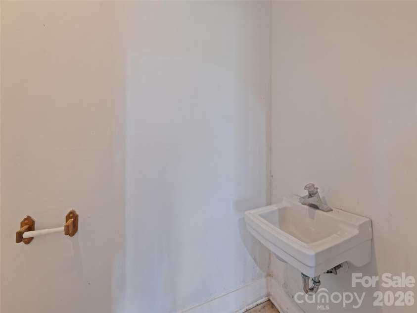 80 Gobblers Knob Drive, Clyde, NC 28721.  MLS# CAR4370809, YatesRealty ID 12478. 