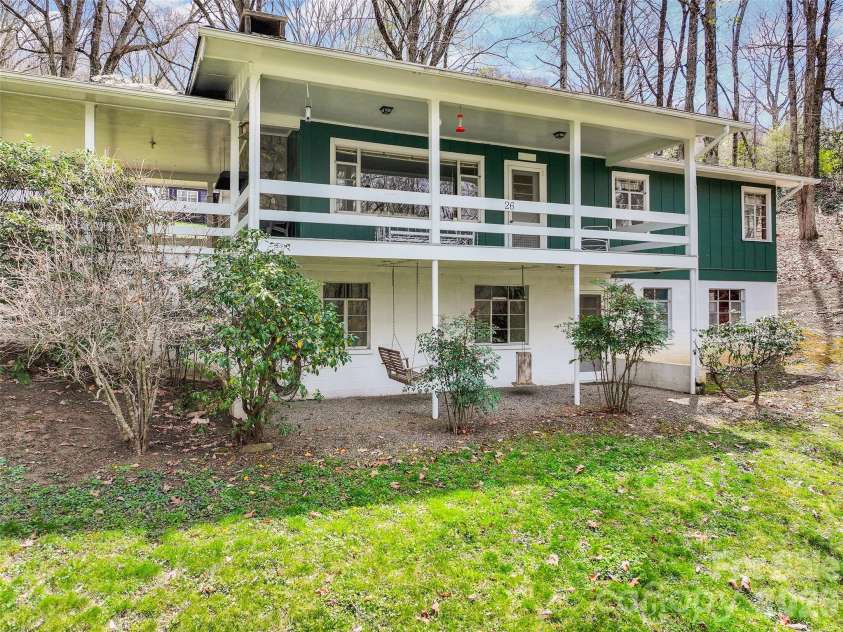 26 Laurel Loop, Maggie Valley, NC 28751.  MLS# CAR4367472, YatesRealty ID 12479. 