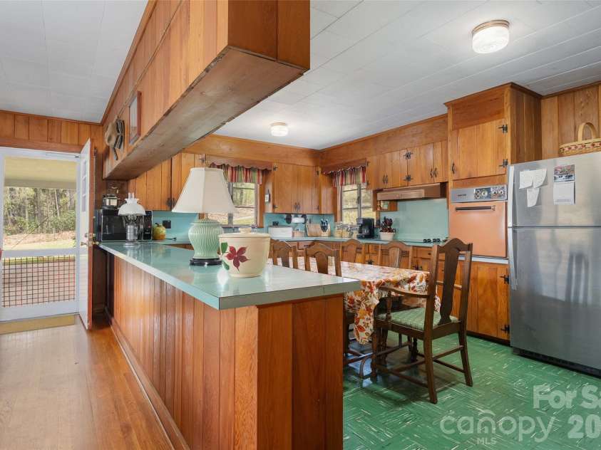 26 Laurel Loop, Maggie Valley, NC 28751.  MLS# CAR4367472, YatesRealty ID 12479. 