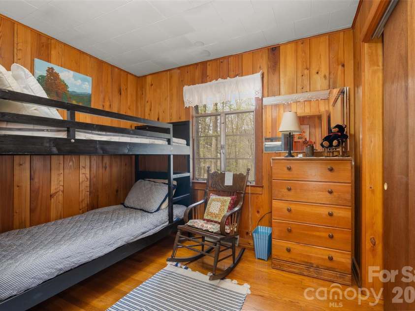 26 Laurel Loop, Maggie Valley, NC 28751.  MLS# CAR4367472, YatesRealty ID 12479. 