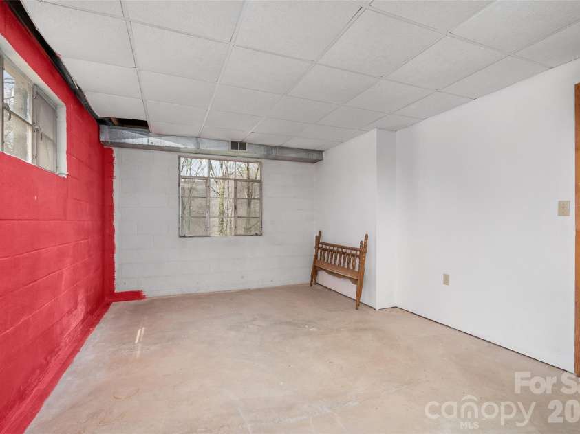 26 Laurel Loop, Maggie Valley, NC 28751.  MLS# CAR4367472, YatesRealty ID 12479. 