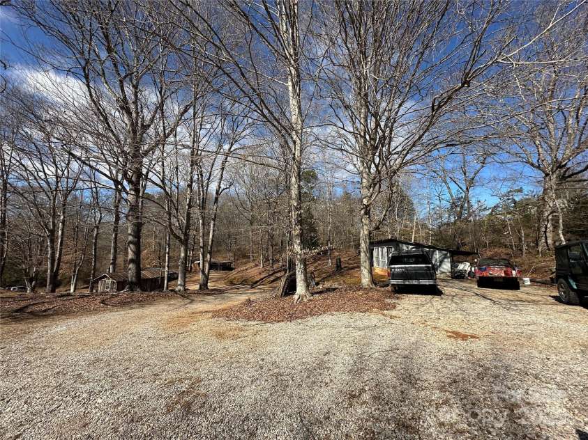 526 Lentz Road, Marion, NC 28752.  MLS# CAR4233335, YatesRealty ID 12479. 